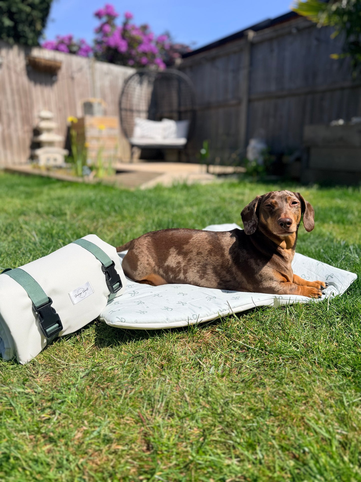 Sublime Sage & Cream Pub & Picnic Settle Mat