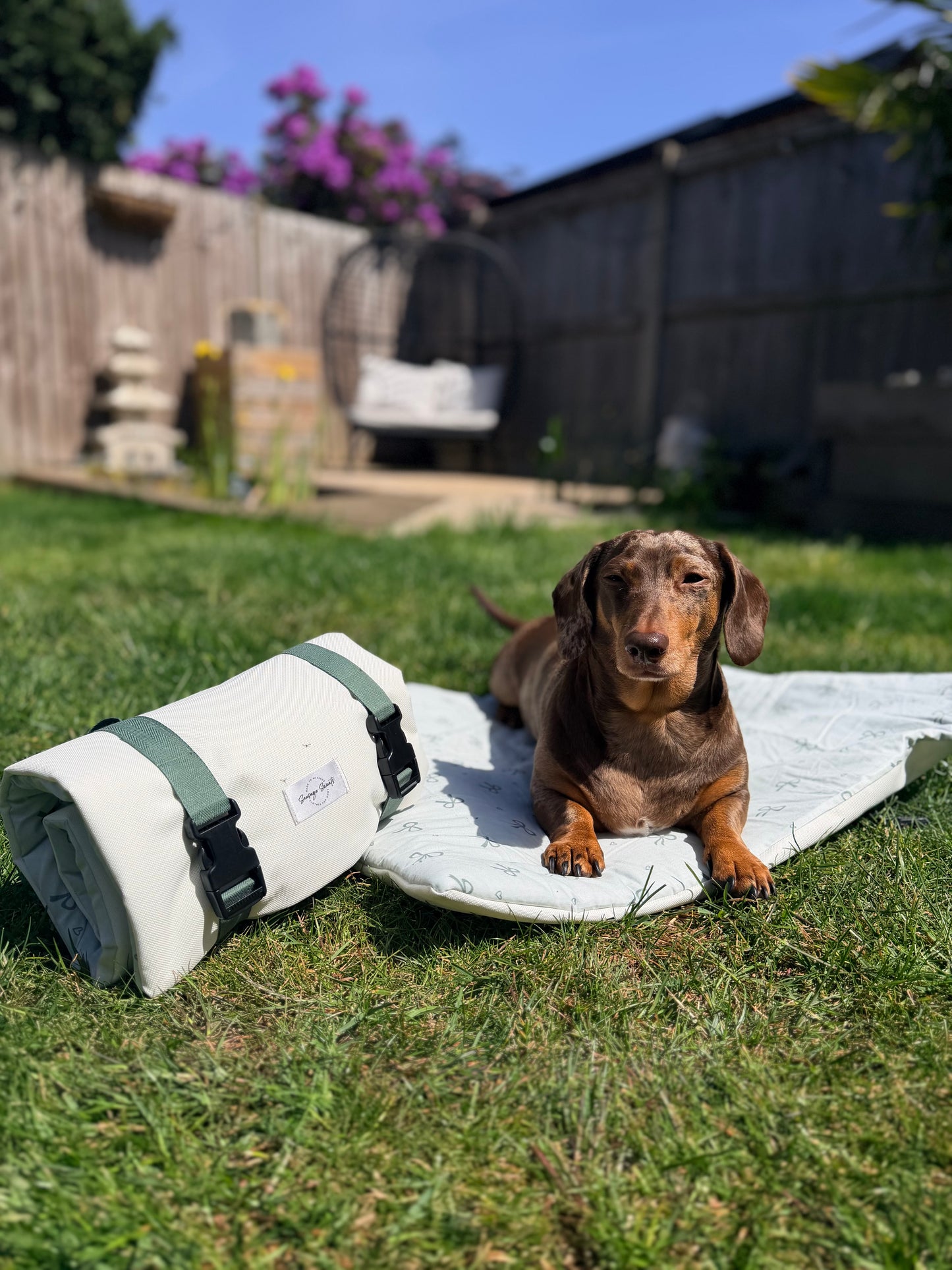 Sublime Sage & Cream Pub & Picnic Settle Mat