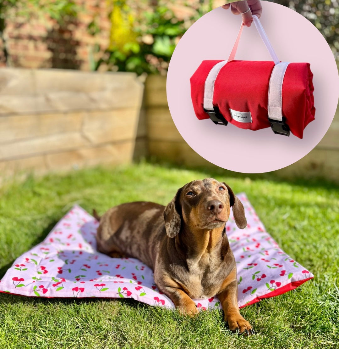 Cherry Pub & Picnic Settle Mat